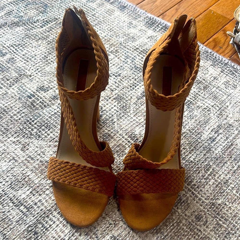 Camel heels